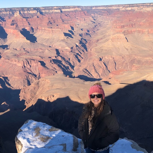 Meet your Posher, Olivia - Picture 1 of 1